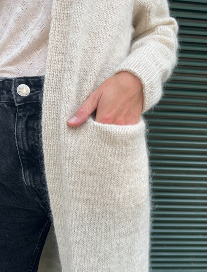 Keine Schnickschnack Strickjacke Anleitung - PetiteKnit