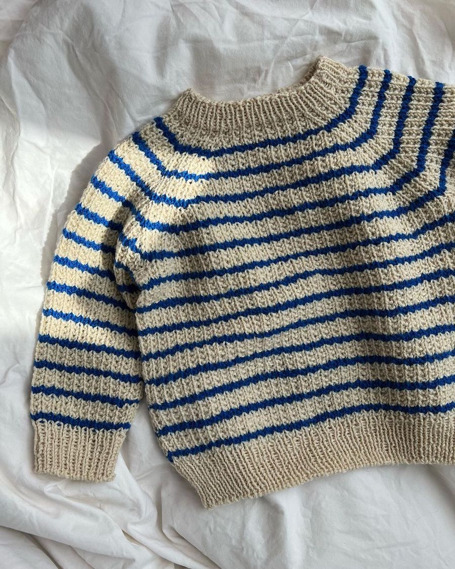 Friday Sweater Baby Anleitung - PetiteKnit