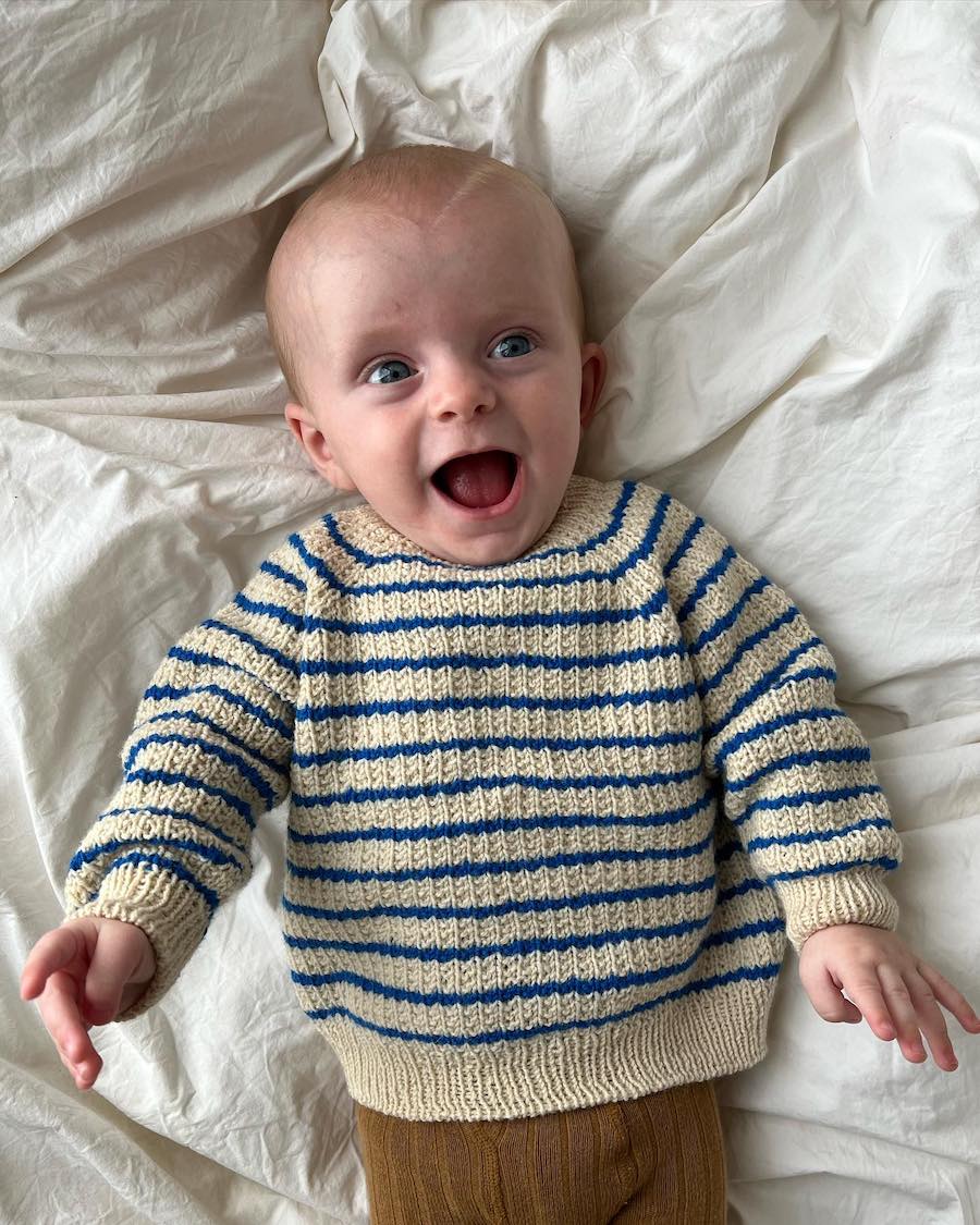 Friday Sweater Baby Anleitung - PetiteKnit