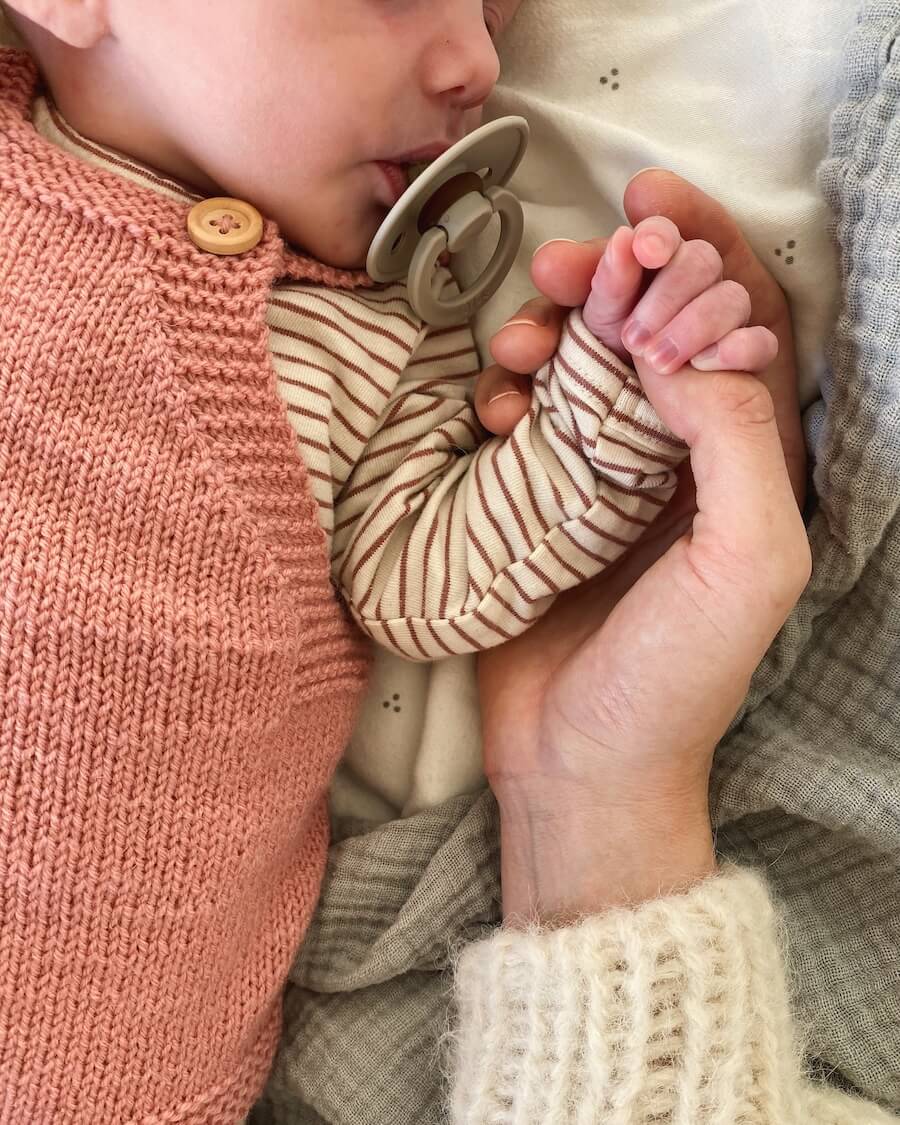Kleine Schwester Strampler Anleitung - Petiteknit