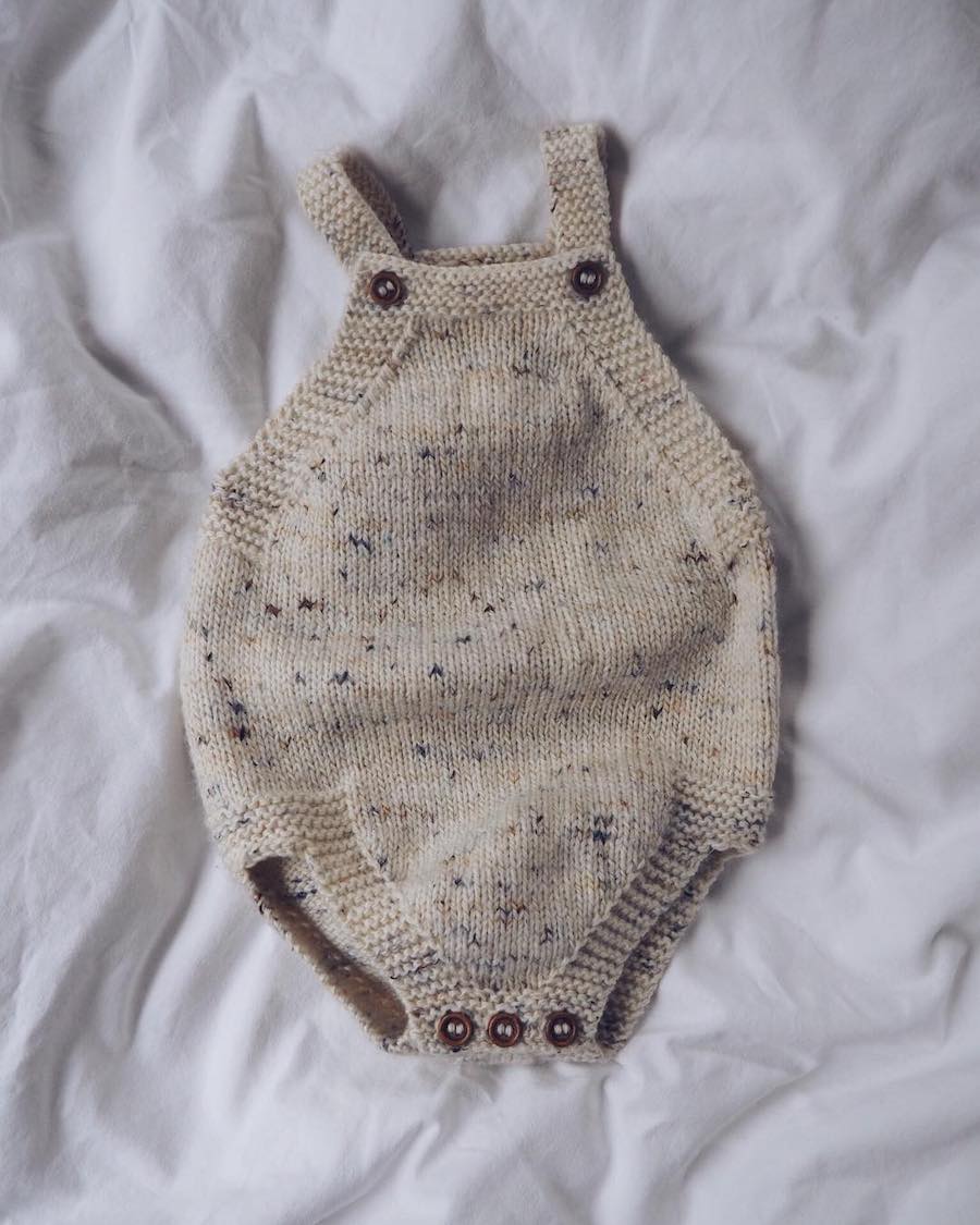 Kleine Schwester Strampler Strickpaket - Cool Wool