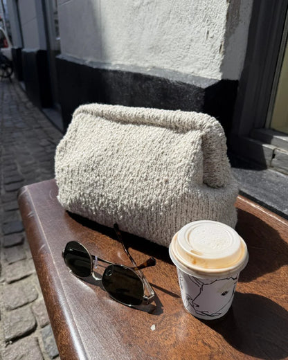 Teddy Clutch Anleitung - PetiteKnit